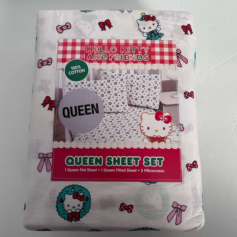 Hello Kitty Queen Sheet Set Holiday Themed featuring Hello Kitty, Wreaths, Bows